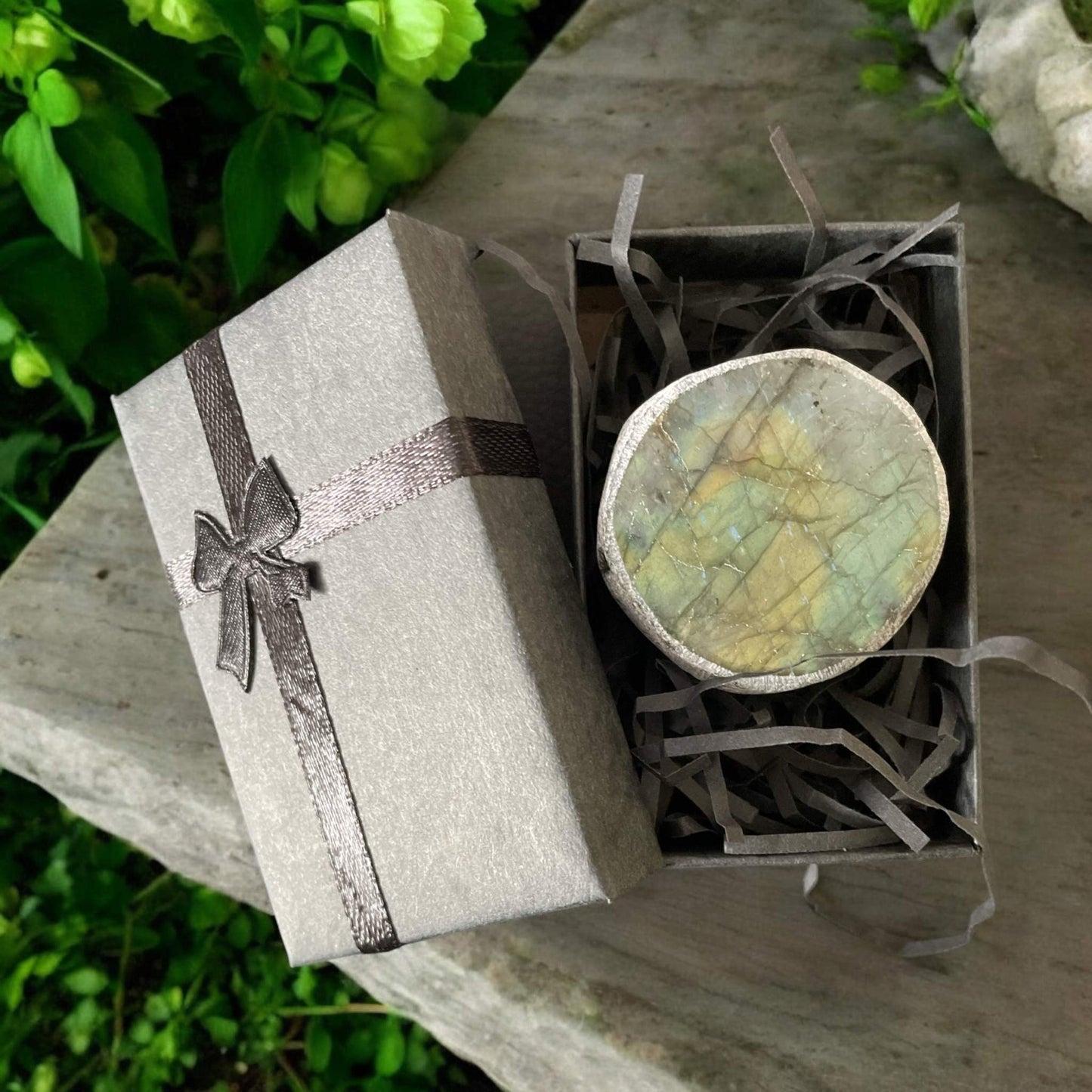 labradorite Dragon Egg, gift box view